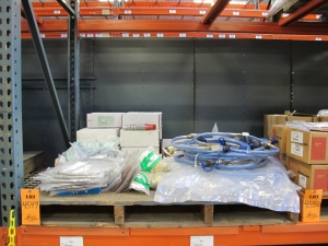 LOT TO INCLUDE: (6) SAMPLER, I/P KIND, BRASS MATERIAL, (20) HOSING SECTIONS, FLEXIBLE METAL TYPE, 1-1/2" DIAM. SIZE, MNPT X FJIC CONNECTIONS. HASTELLOY C276 CORRUGATED HOSE AND BRAID, MISC BRAIDED METAL HOSE, BOX OF HOSE CLAMPS, TUBING. LOADING & HANDLING FEE $15-4549